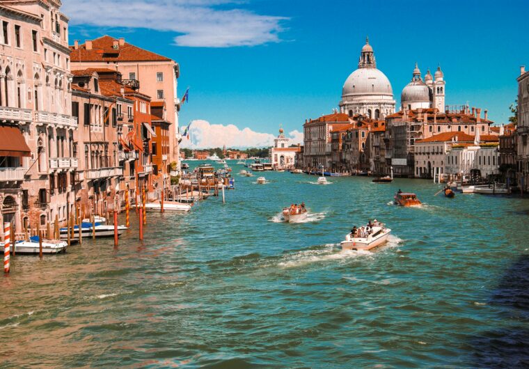 IT Outsourcing to Italy: Pros and Cons